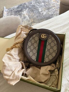 New Gucci GG Supreme Ophidia
Round Shoulder Bag